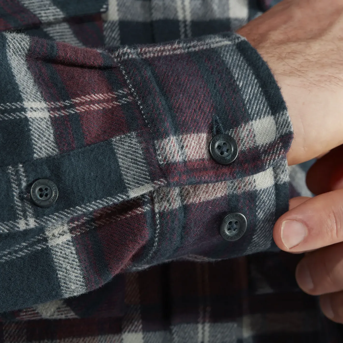 Fjällräven Skjorter<Mens Övik Twill Shirt F2021 model Blå (DARK NAVY-DARK GARNET/555-356)